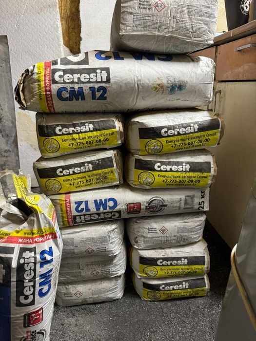 Продам клей Ceresit CM12 (13 мешков)