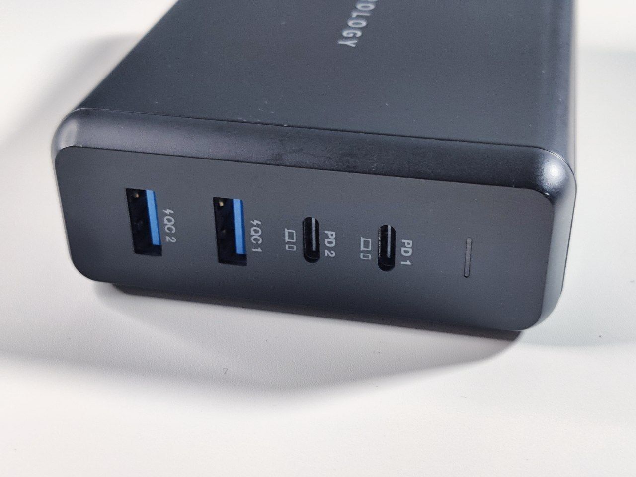 Powerology 156W PD — универсальная зарядная станция
