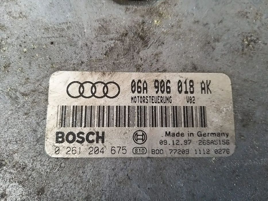 Ecu calculator motor 1.8 b audi a3 8l 06a906018ak 0261204675