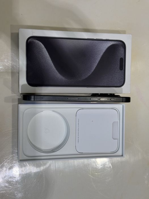 Продам Iphone 15 pro max 256gb