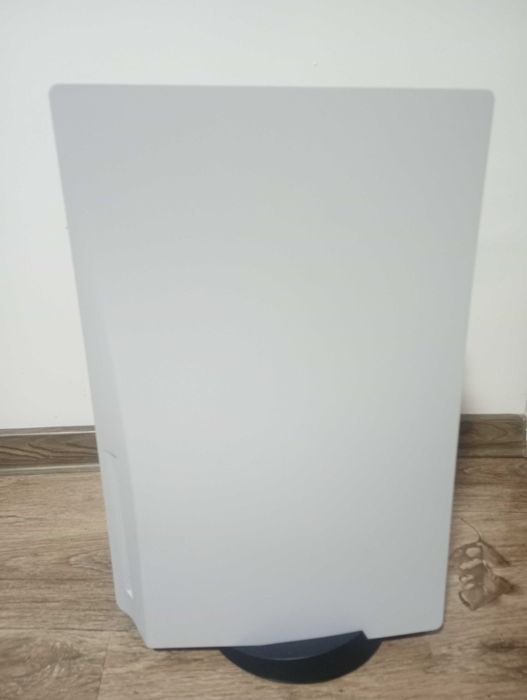 PS5 cu un controler 4 jocuri și toate accesoriile