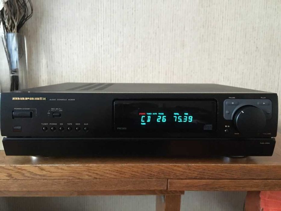 Linie Marantz SM-AC500 cu telecomanda