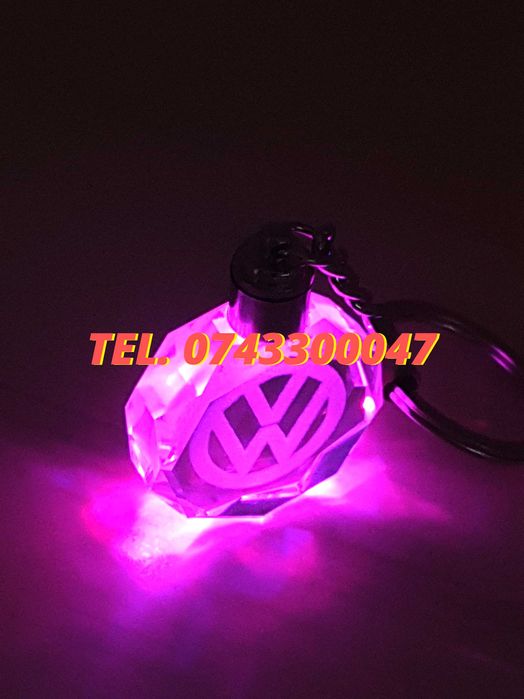 Promo Breloc Din Cristal Cu Led 6 Culori Volkswagen Sau Alte Auto