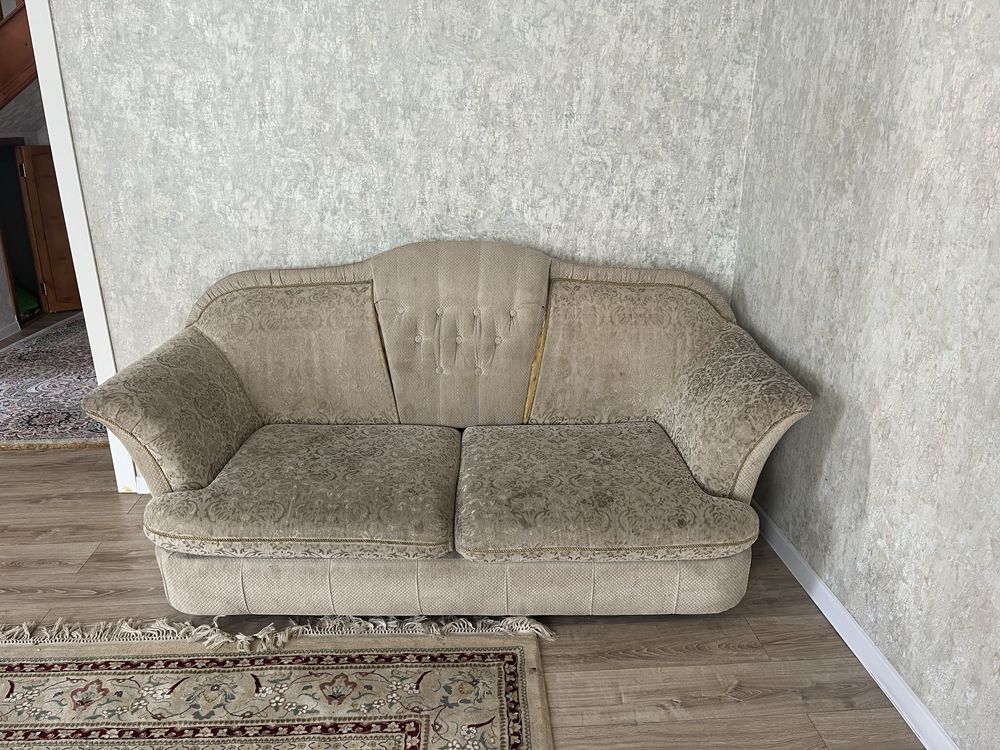 Продам б/у диван
