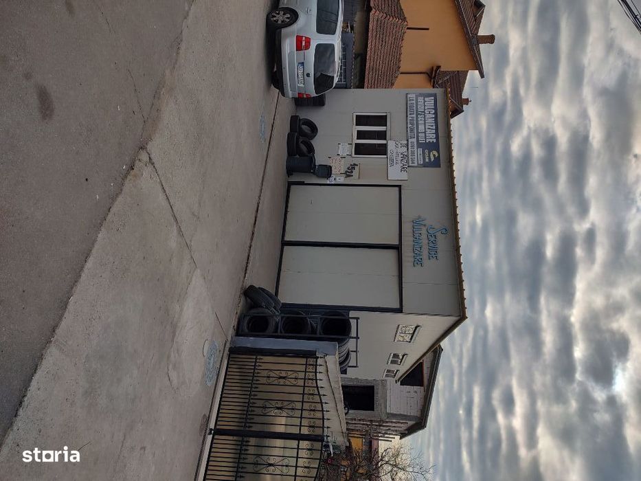 Vând casa la roșu împreună cu atelier