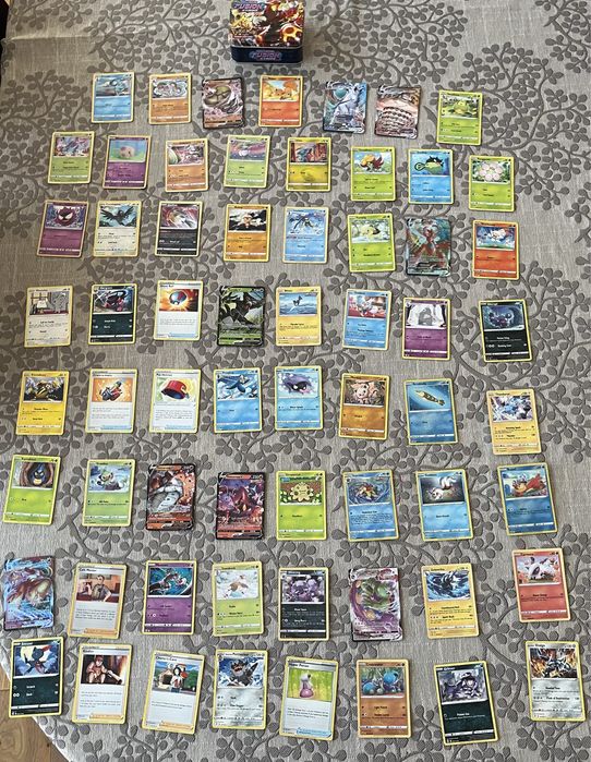62 cartoneșe Pokemon+cutie