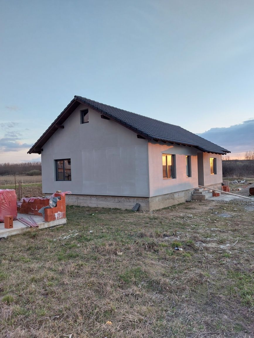 Casa de vanzare semifinisata in CHERIU com OSORHEI