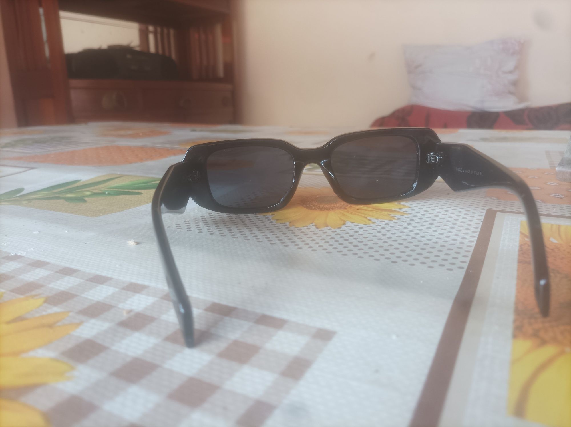 Ochelari de soare prada
