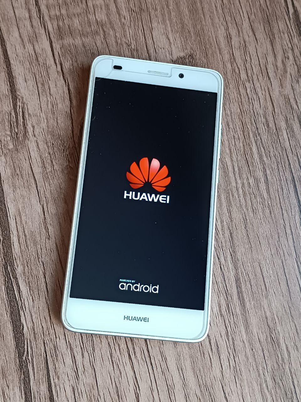 Продам телефон Huawei GT-3