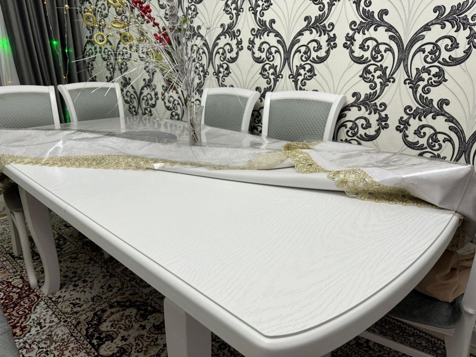 Продам раздвижной стол.