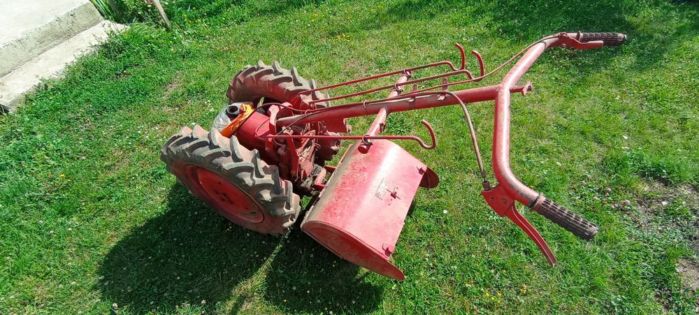 Motocultor Pasquali, vînd întreg sau dezmembrez