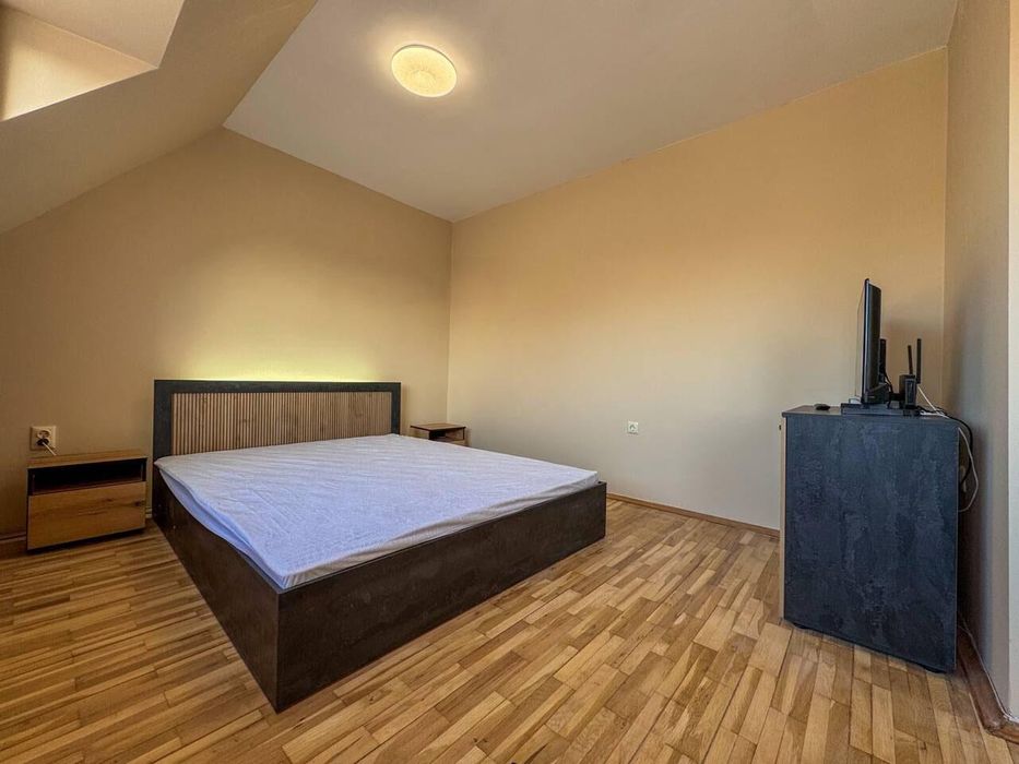 Дава се под наем Двустаен апартамент в Бургас, Център - 50 кв.м за 408 € - Снимка #4