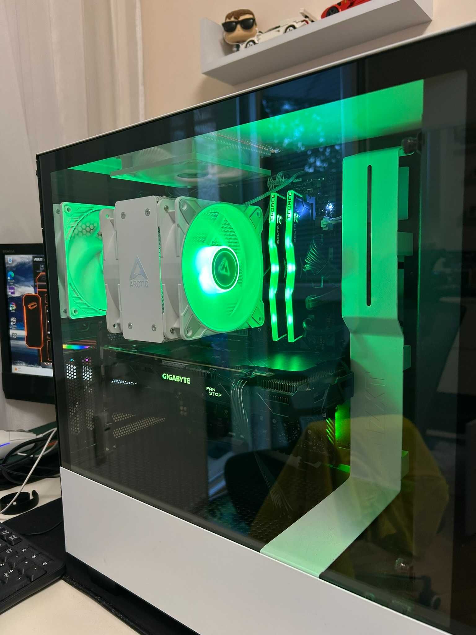 Гейминг компютър Ryzen 7 5800x/16gb/600w