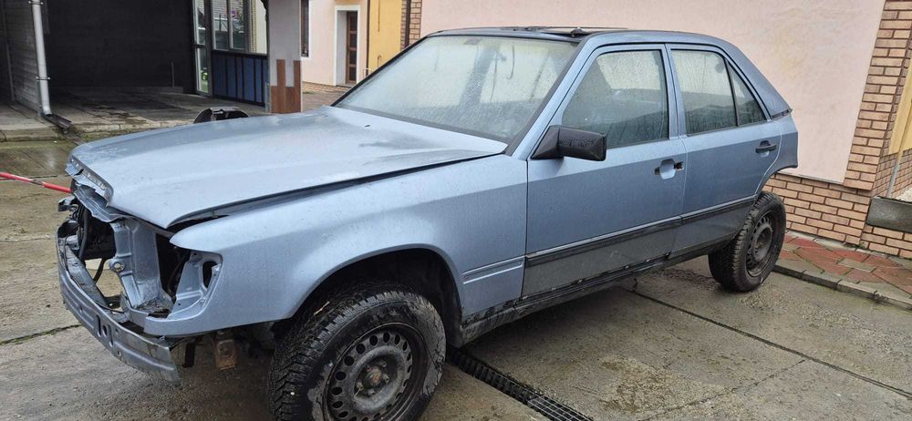 Caroserie Mercedes w124 pentru piese sau dezmembrat, w124 2.3 automata