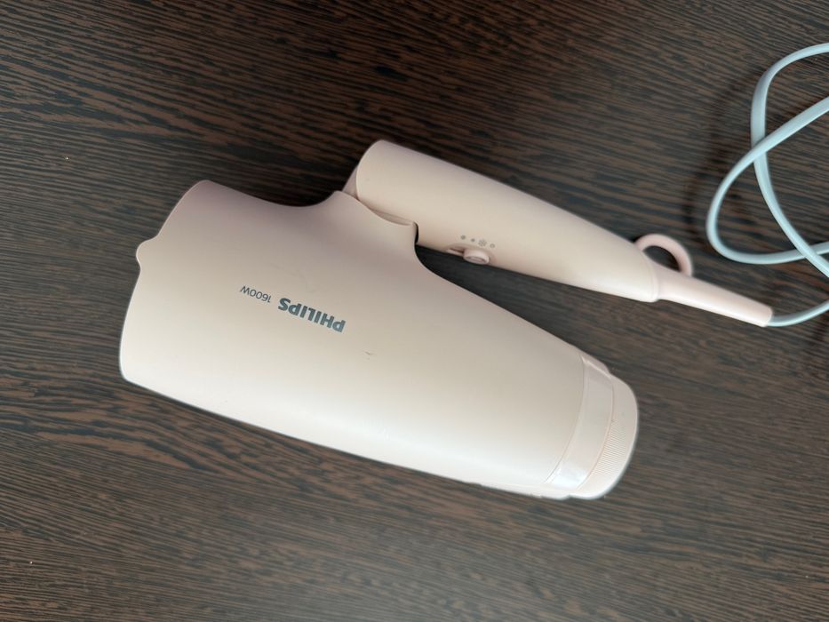 Vand set pentru coafat Philips