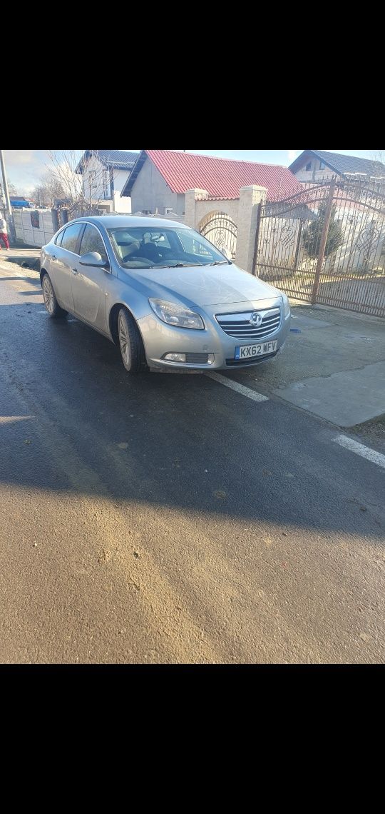 Vând Opel insignia