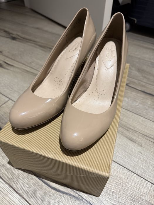 Туфли лакированные Clarks