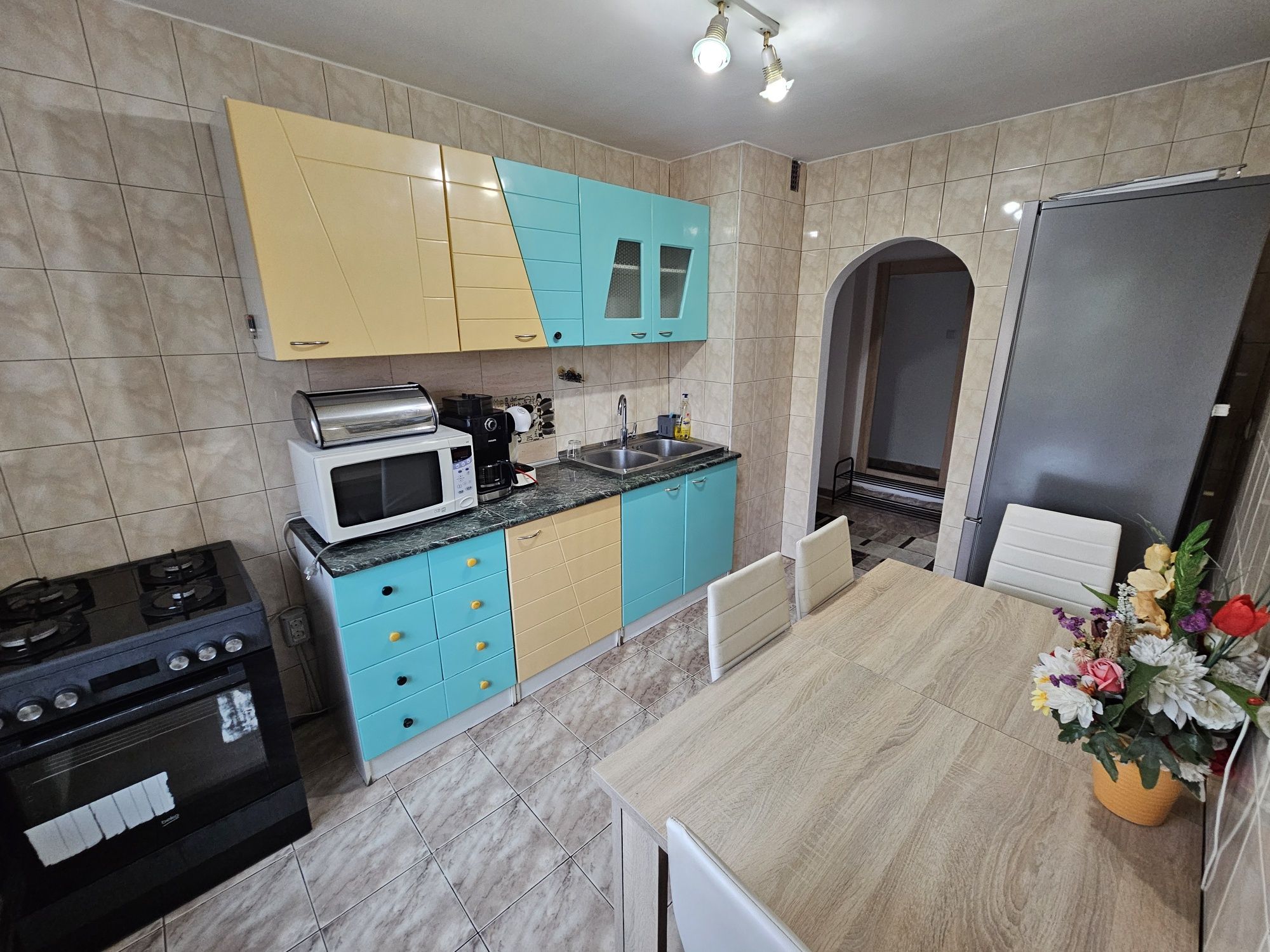 Inchiriez apartament cu 4 camere zona polivalenta