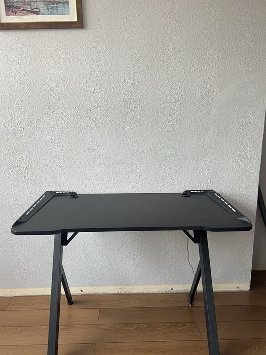 Компьютерный стол 58х108