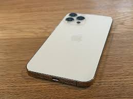 Iphone 13 white 256Gbt регион KH-A в хорошем состоянии