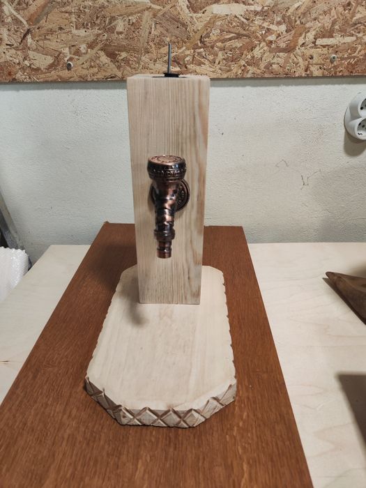 Дървен диспенсър за алкохол