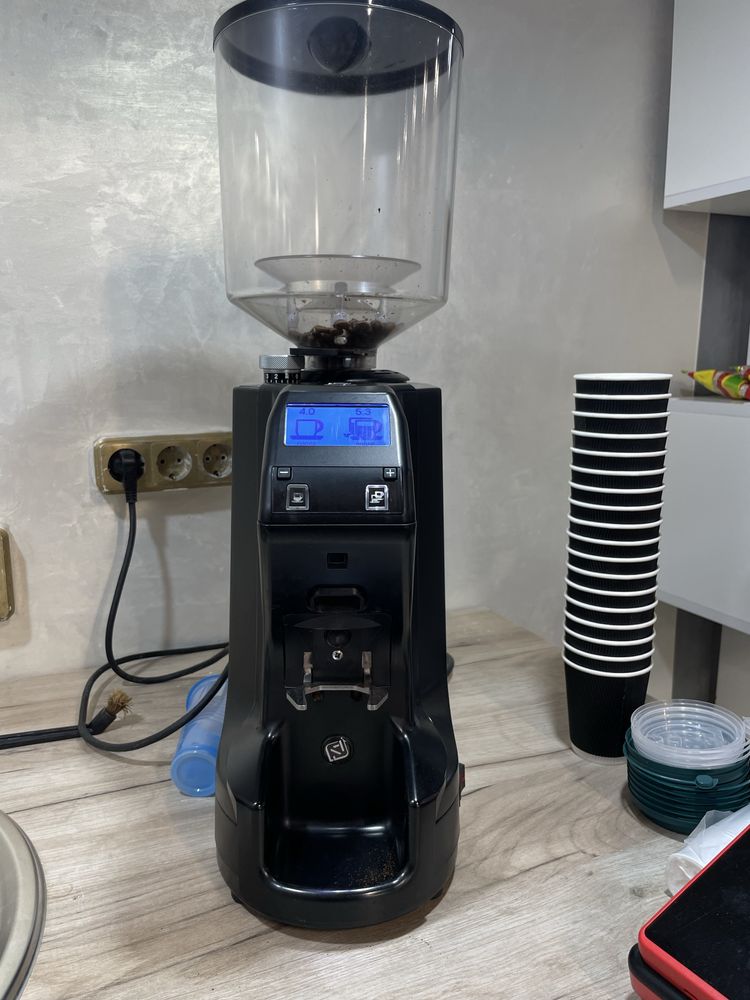 Продам Кофемолка Simonelli