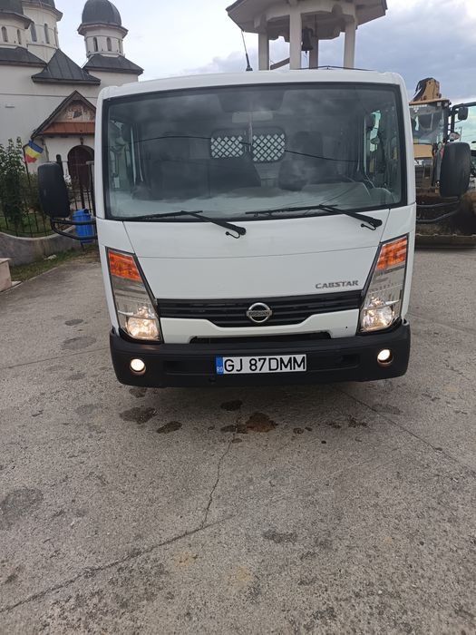 Nissan Cabstar Basculabil pe 3 părți