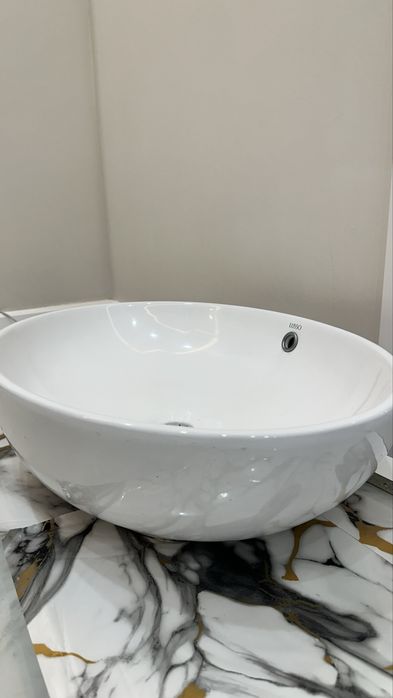 Раковина овальная накладная Lusso