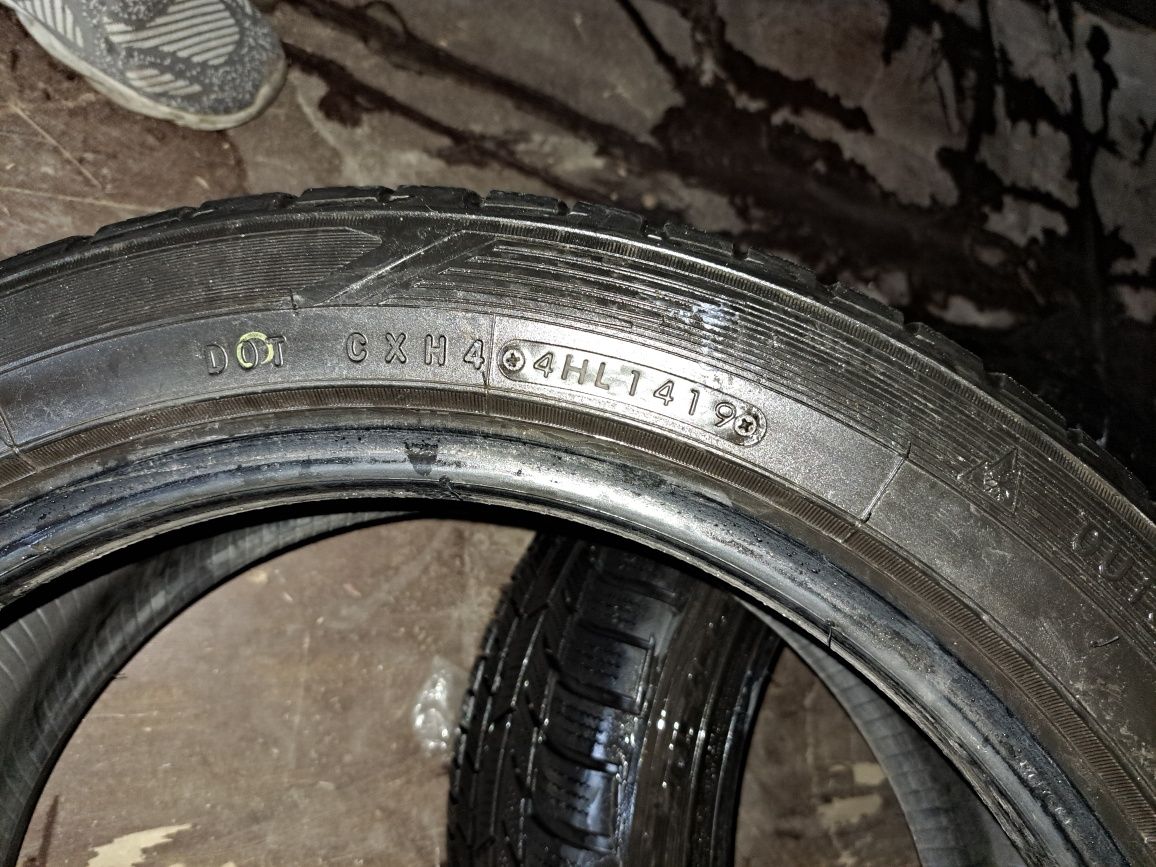 Зимни гуми 17-ски 205/50R17 марка TOYO