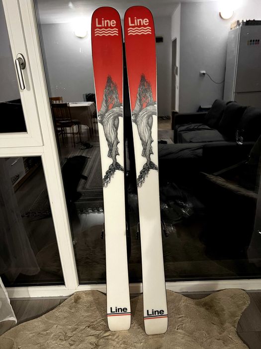 Vand skiurile de tura LINE BACON SHORTY ROUGE 2020