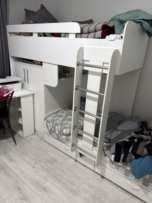 Двухярусная кровать