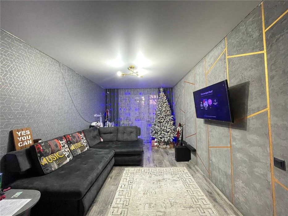 S  Продам 2-х ком на Востоке, 3/5 этаж, не угловая