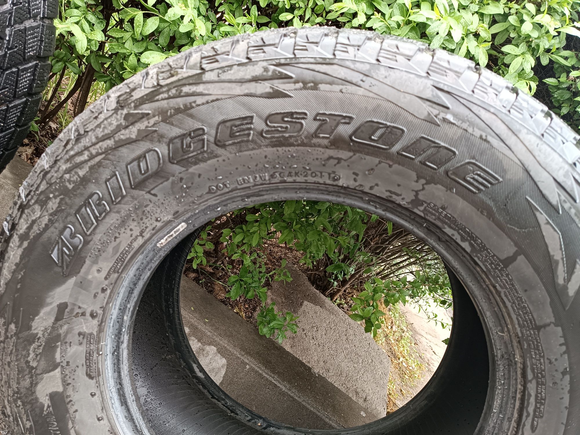 Bridgestone blizzak 285 65 R17