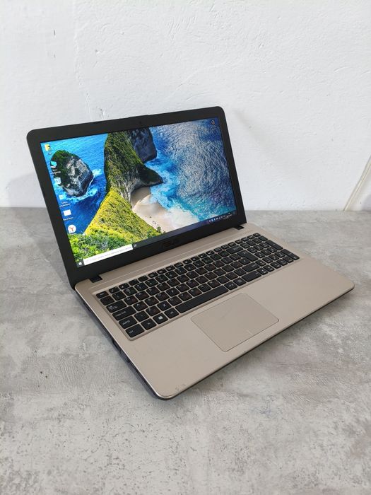 Ноутбук Asus. Core i3-5005U/DDR3 4Gb/SSD 240Gb