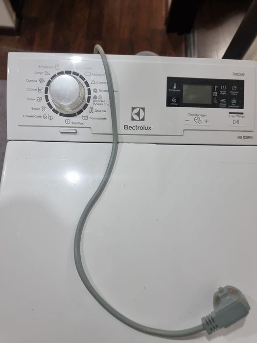 Продам на запчасти стиральную машину electrolux