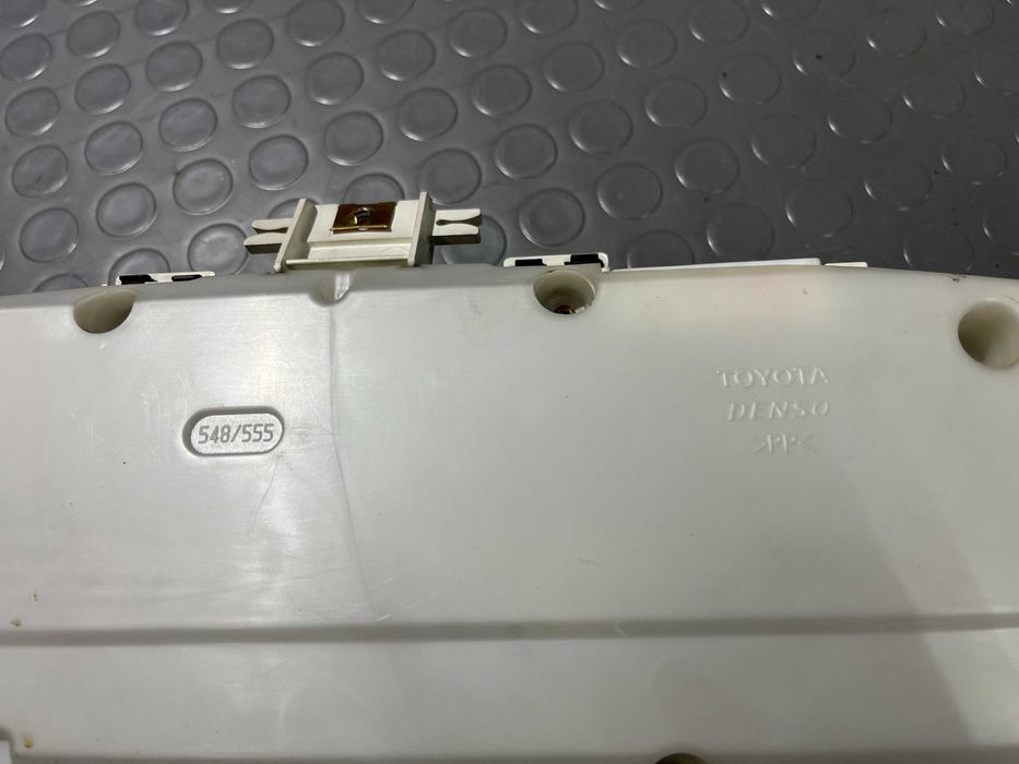 Километраж за Toyota Corolla Verso 2.0 D-4D 2003 г.