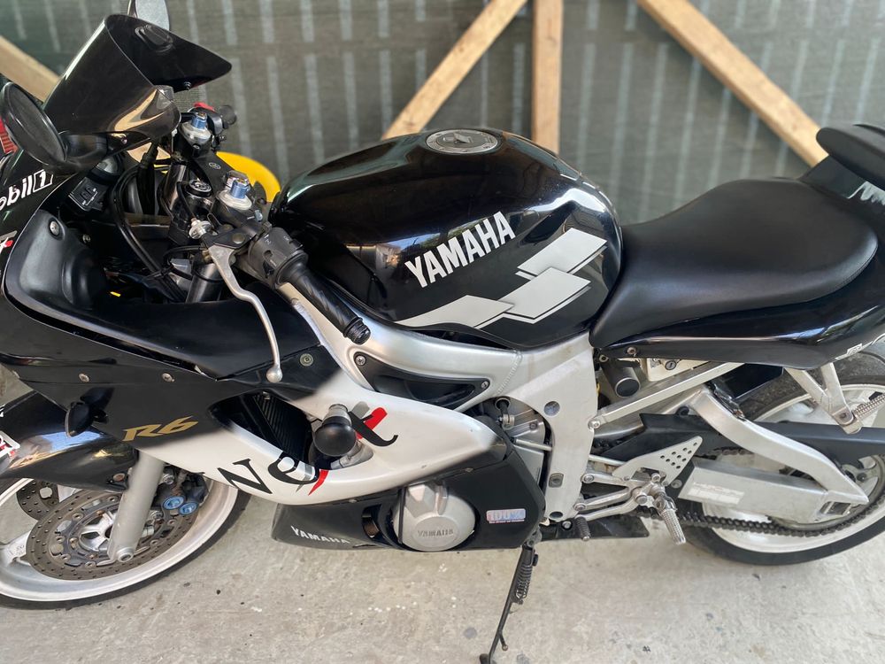 Vând    Yamaha r6 .