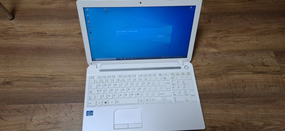 Vând Toshiba Satelite C55