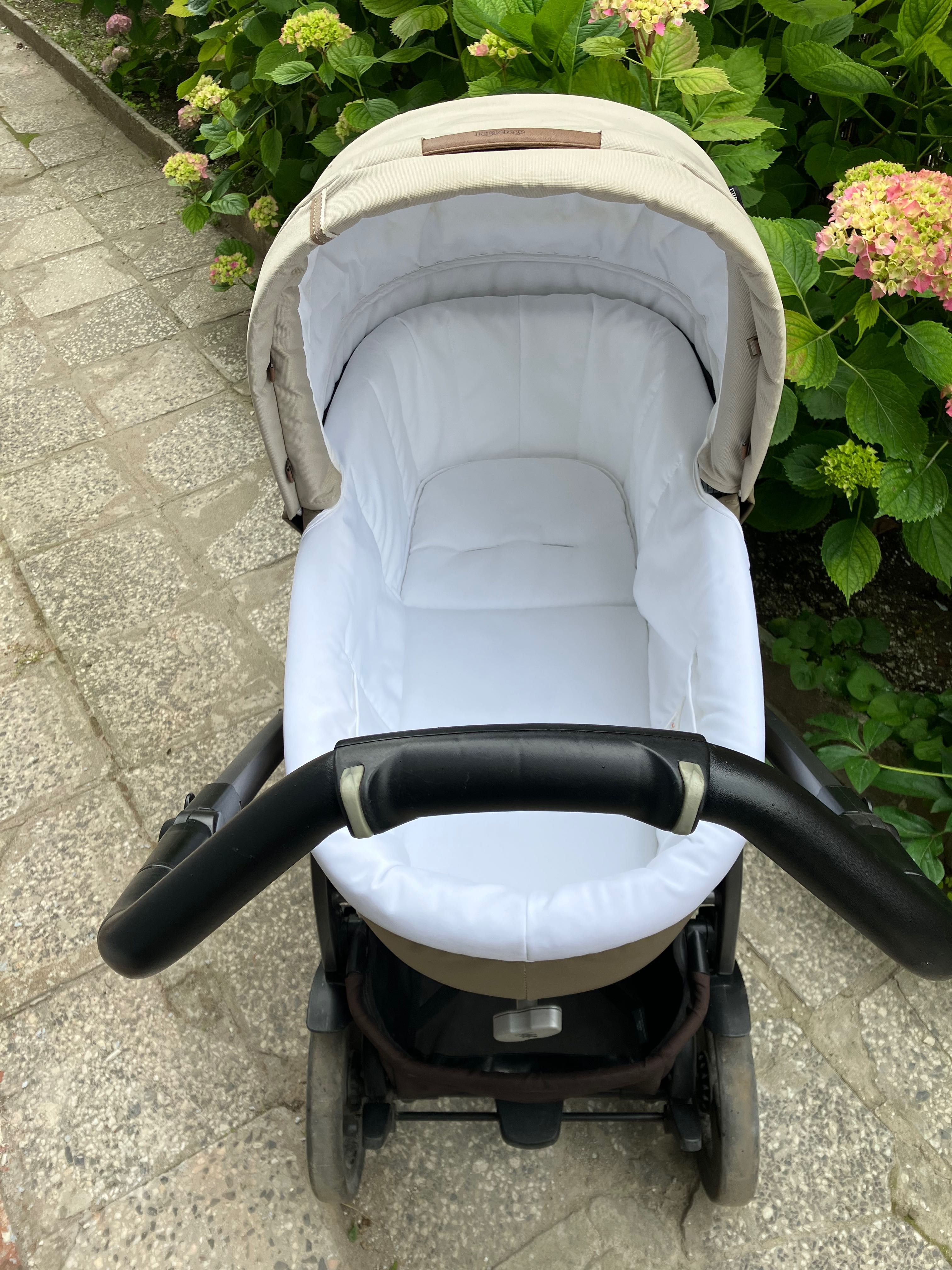 Бебешка бежова количка Peg Perego