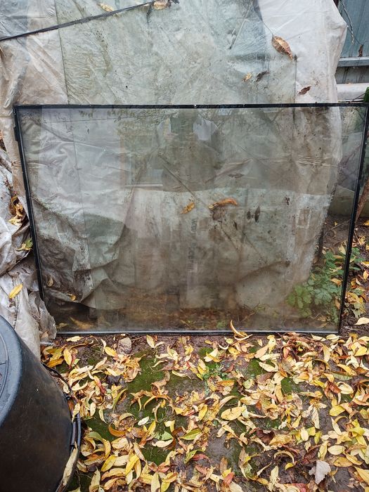 O sticlă pentru termopan formată din două foi de geam