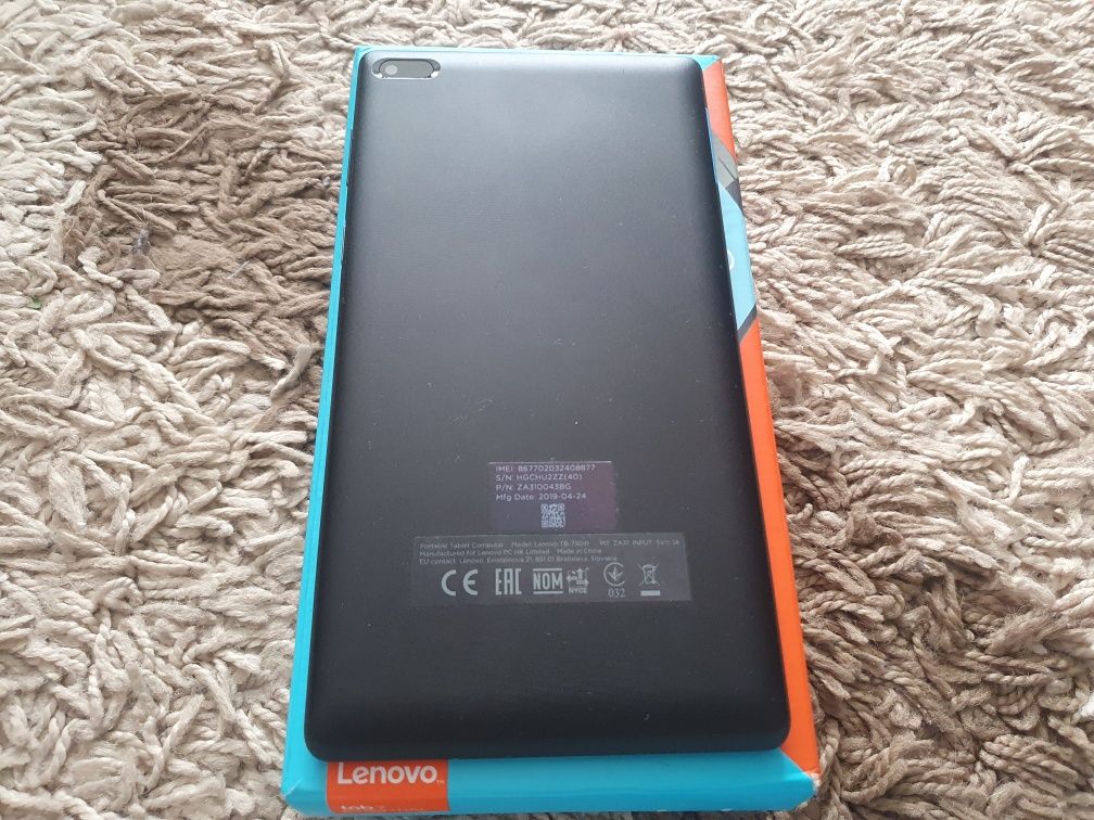 Tableta Lenovo Tab 7 Essential - la cutie