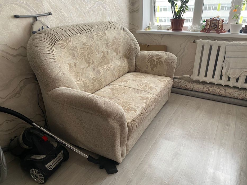 Продается диван тройка