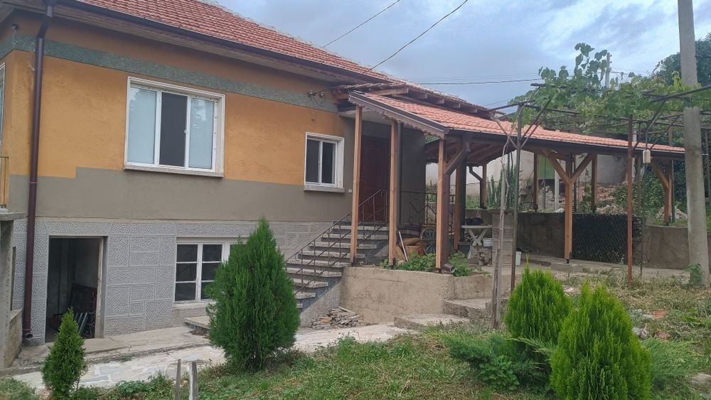 Къща в село Змейово