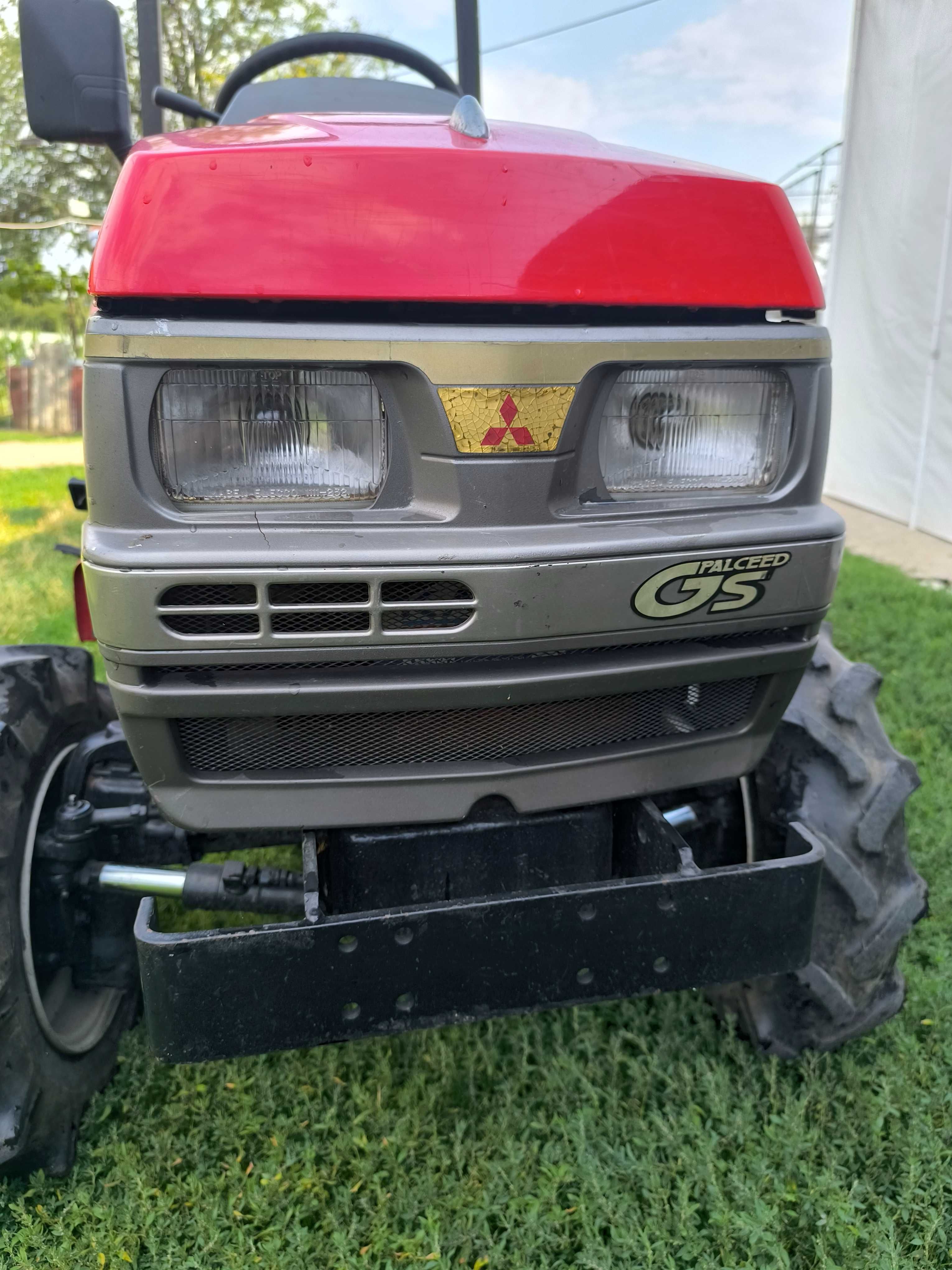Трактор чеMITSUBISHI MTZ 20 и косачка