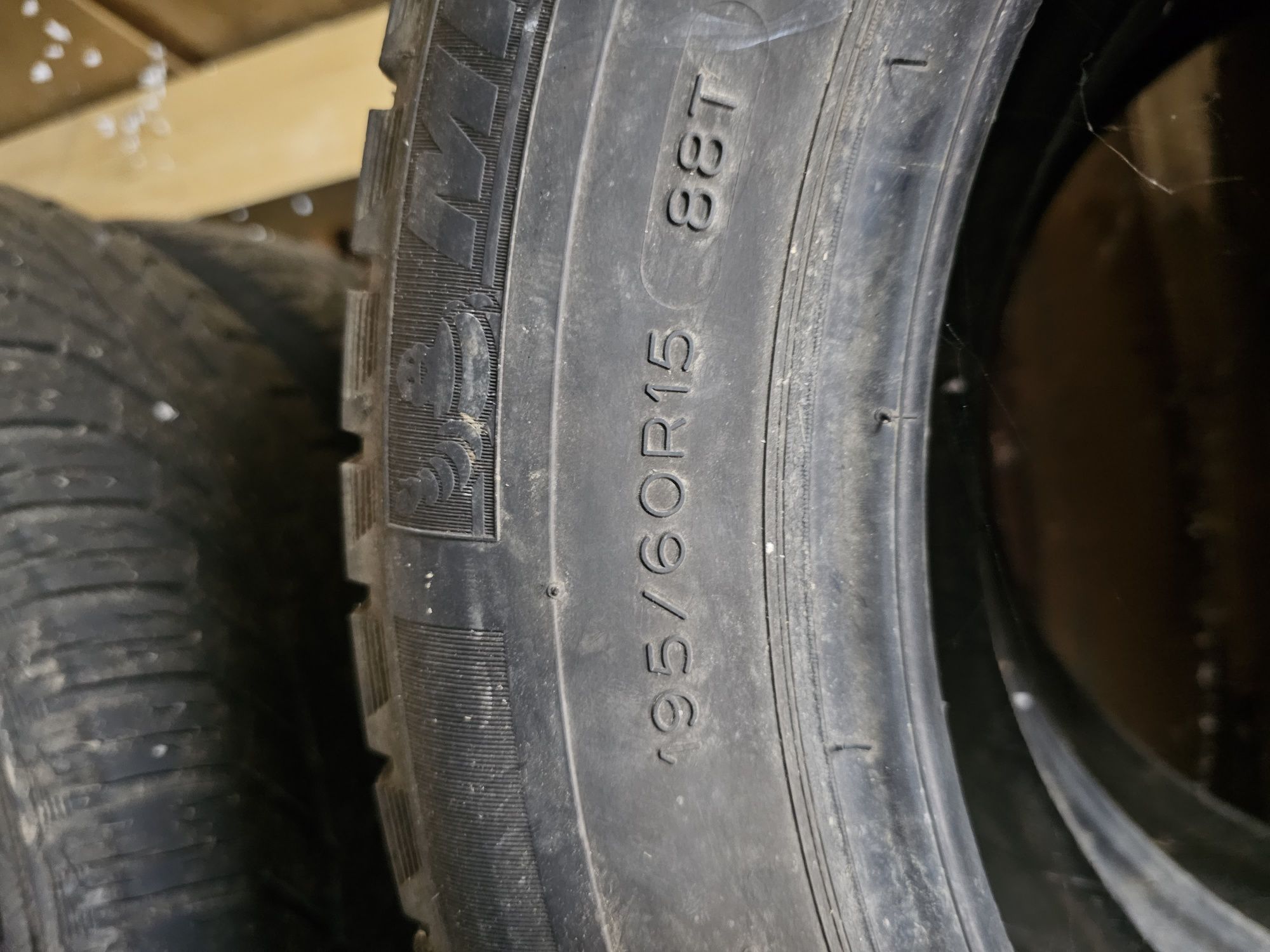 Set 2 anvelope 195/60R15 iarna