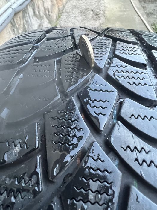 Продавам гуми DUNLOP 225/50R17