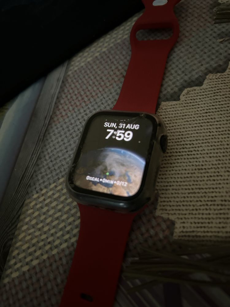 Apple Watch SE 2024 год
