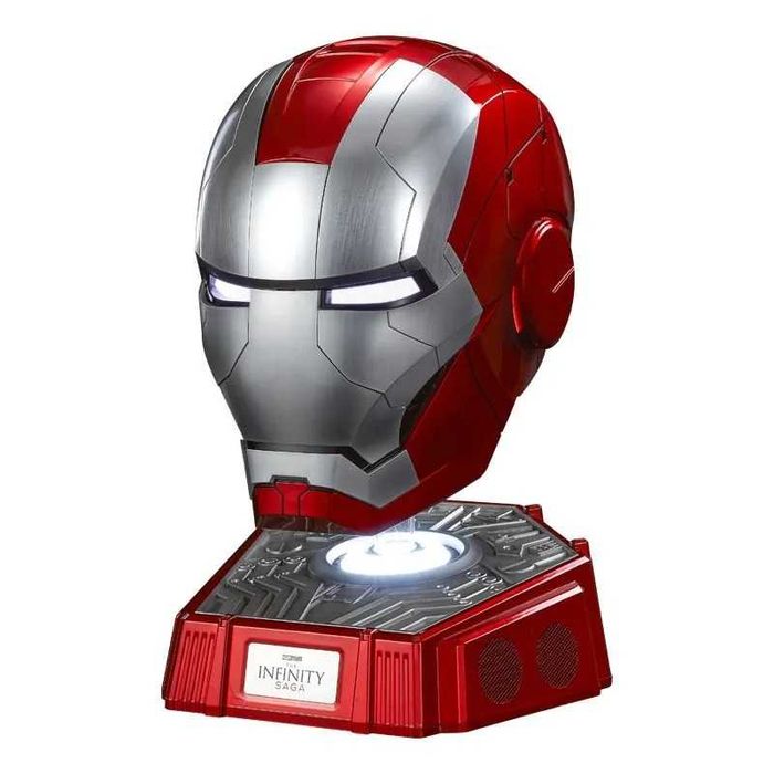 Интерактивный шлем Железного человека с пультом Marvel