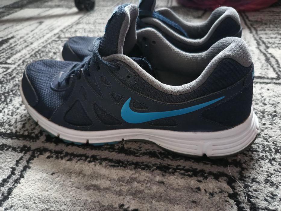 Adidasi Nike 42,5