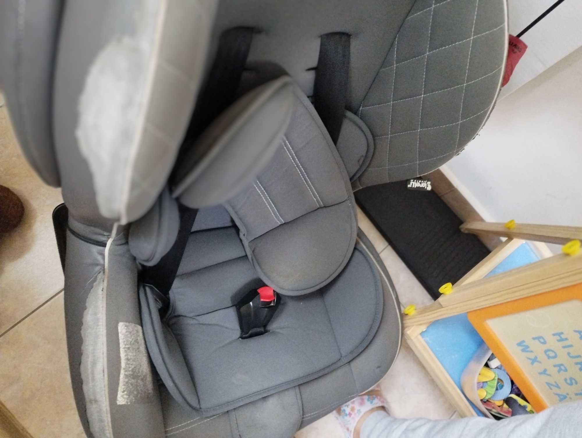 Столче за кола с isofix